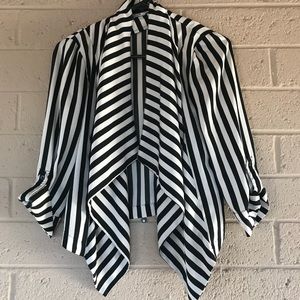 Charlotte Russe silky/flowy blazer! Size Small!